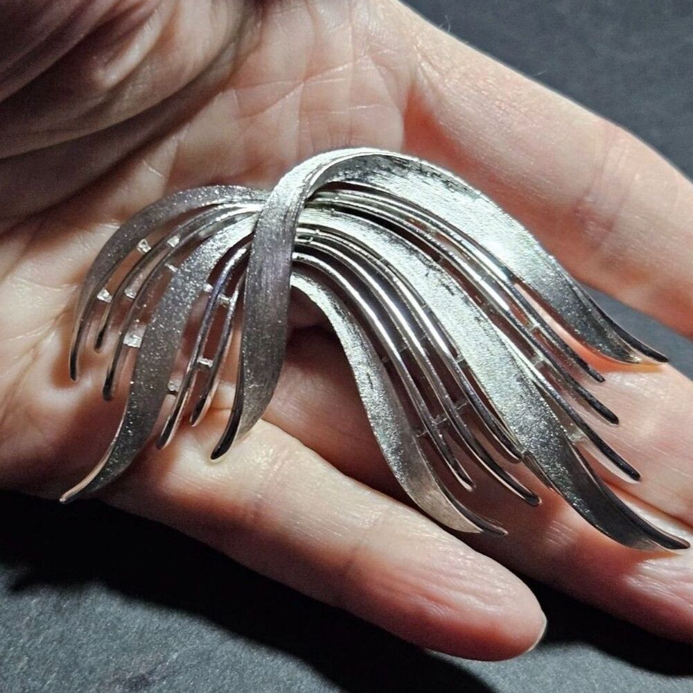 *Sale* Vintage Silver Tone Crown Trifari Brooch Waves Swirl Abstract Textured
